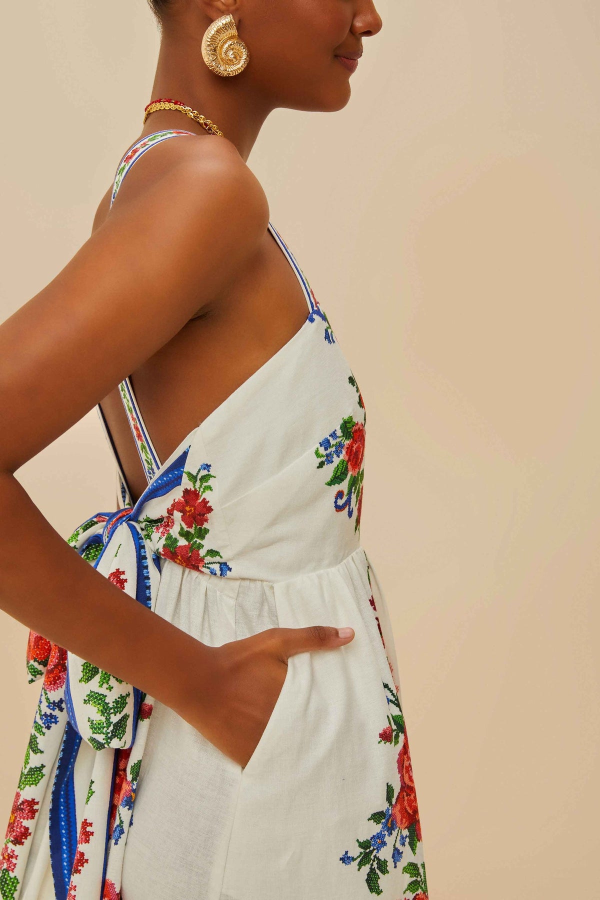 FARM Rio Off-White Flower Tapestry LENZING™ ECOVERO™ Euroflax™ Maxi Dress